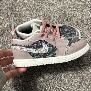 Floral Jordan 1